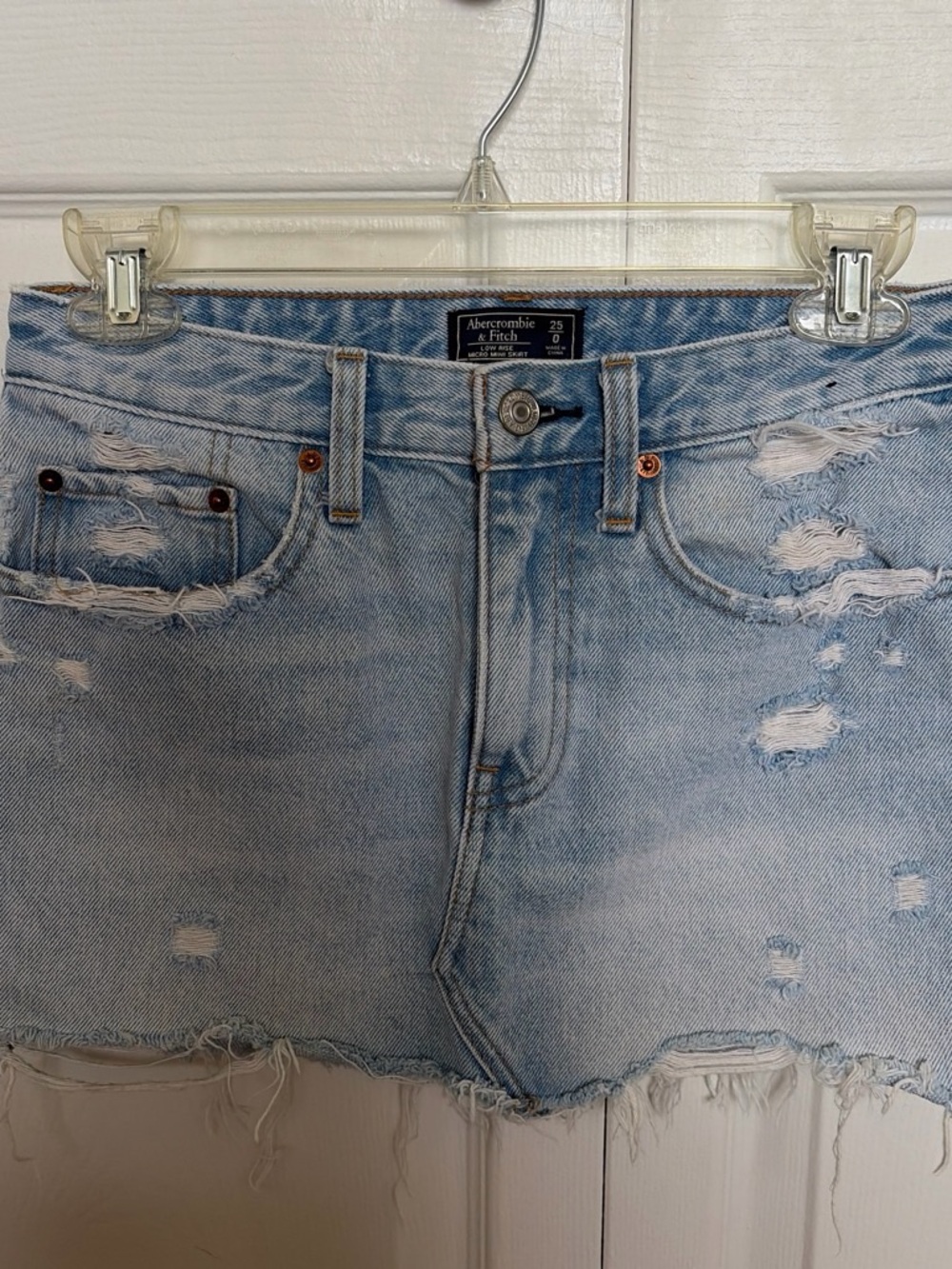 Abercrombie & Fitch Light Blue Distressed Denim Mini Skirt Size 0.